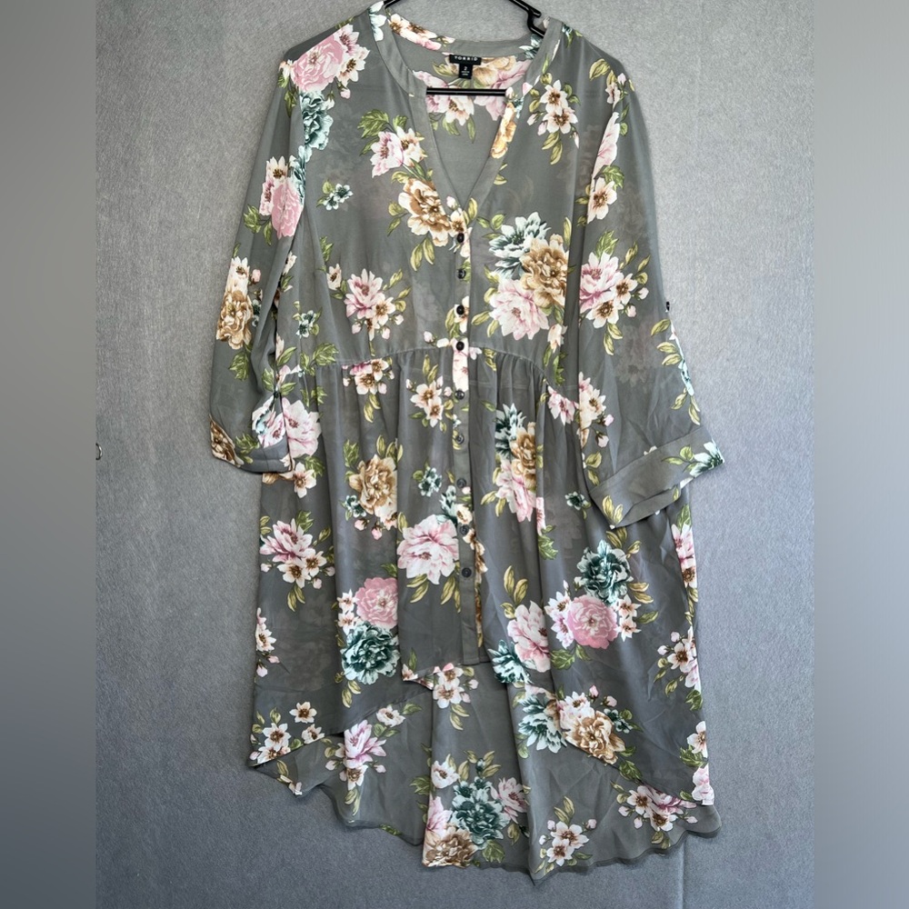 Torrid Tunic Sheer Chiffon Women's Blouse With Roll Tab Sleeves Size 2